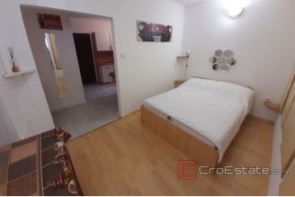 006 2016 378 split center studio apartment for sale