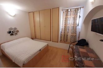 006 2016 378 split center studio apartment for sale