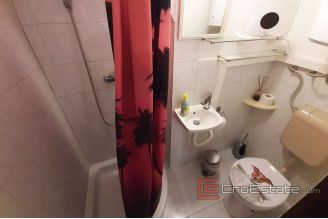 006 2016 378 split center studio apartment for sale
