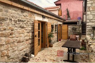 17 4932 30 Solta house swimmingpool for sale