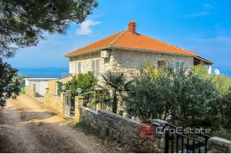 16 4933 30 Solta house sea view for sale