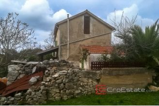 08 4934 30 Vis house for sale