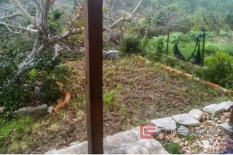 08 4934 30 Vis house for sale