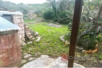 08 4934 30 Vis house for sale