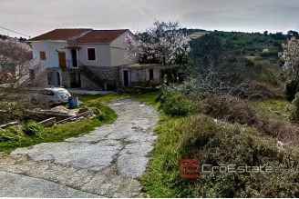 08 4934 30 Vis house for sale