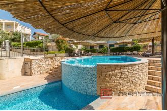 19 4931 30 Ciovo house sea view swimmingpool for sale