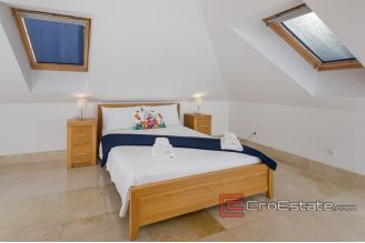 19 4931 30 Ciovo house sea view swimmingpool for sale
