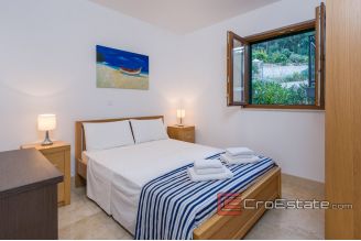 19 4931 30 Ciovo house sea view swimmingpool for sale