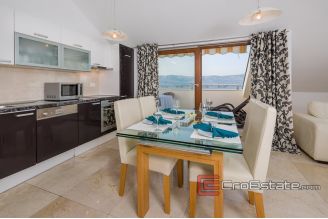 19 4931 30 Ciovo house sea view swimmingpool for sale