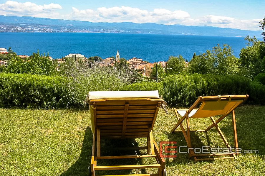 Croatia,Rijeka Duplex house with land