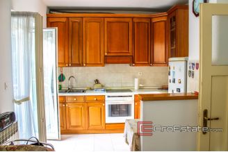 11 2024 69 Split house for sale