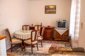 11 2024 69 Split house for sale