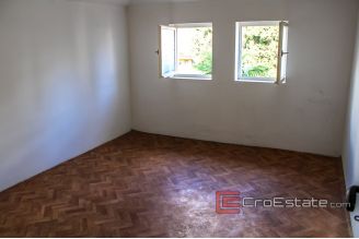 11 2024 69 Split house for sale