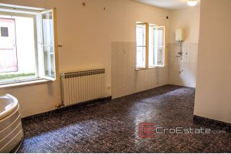 11 2024 69 Split house for sale