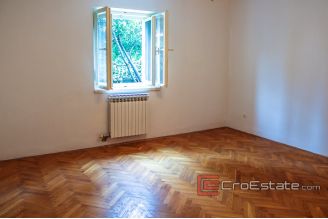 11 2024 69 Split house for sale