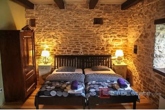 19 4927 30 Istra stone house swimming pool for sale