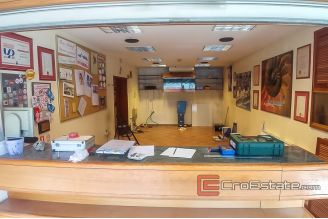 06 2019 96 Split business for sale