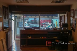 06 2019 96 Split business for sale