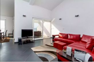 15 4984 30 Ciovo apartment sea view for sale