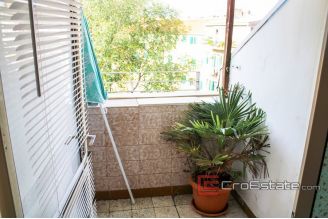 11 2018 127 Split apartment for sale