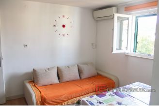 11 2018 127 Split apartment for sale