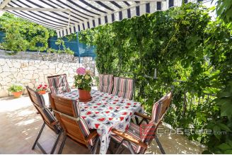 19 2019 95 Rogoznica house sea view for sale