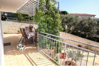 19 2019 95 Rogoznica house sea view for sale