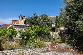 19 2019 95 Rogoznica house sea view for sale