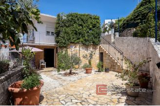 19 2019 95 Rogoznica house sea view for sale