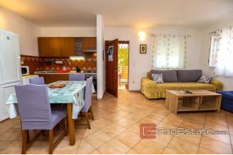 19 2019 95 Rogoznica house sea view for sale