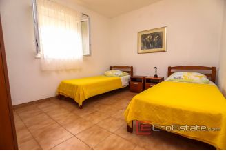 19 2019 95 Rogoznica house sea view for sale
