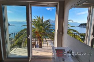 019 2022 149 Brac villa first row to the sea for sale