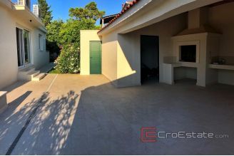 019 2022 149 Brac villa first row to the sea for sale