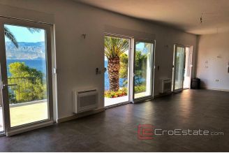 019 2022 149 Brac villa first row to the sea for sale