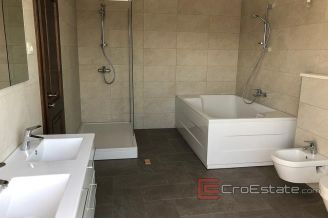 019 2022 149 Brac villa first row to the sea for sale