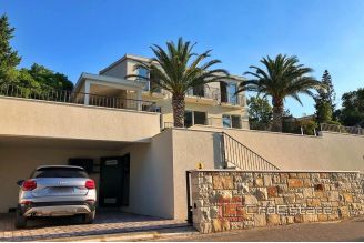 019 2022 149 Brac villa first row to the sea for sale
