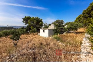 07 2016 356 Kastela ruin sea view for sale