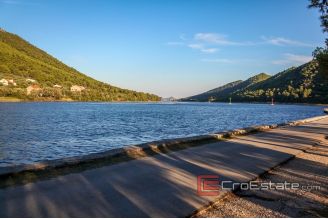 11 4898 30 Peljesac land seafront for sale