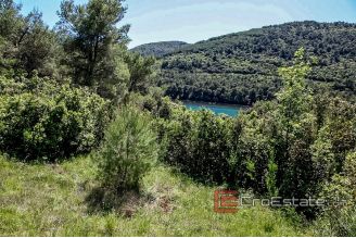 11 4898 30 Peljesac land seafront for sale