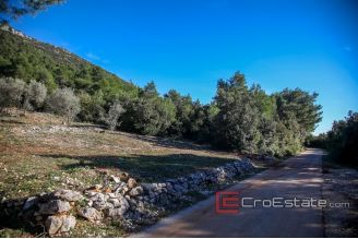 11 4898 30 Peljesac land seafront for sale