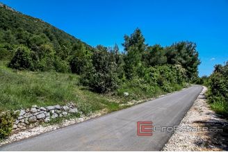 11 4898 30 Peljesac land seafront for sale