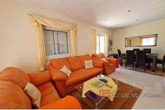 016 4897 Zadar area house sea view for sale