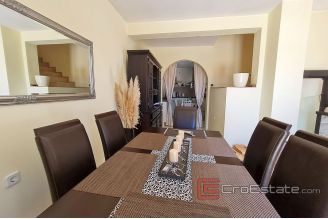 016 4897 Zadar area house sea view for sale