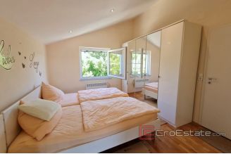 016 4897 Zadar area house sea view for sale