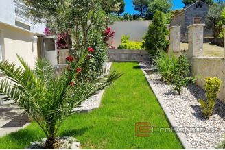 016 4897 Zadar area house sea view for sale
