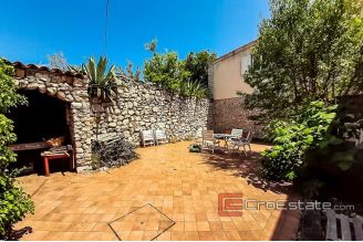15 2016 358 Sibenik sea front house for sale