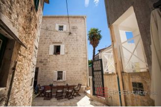 020 2022 181 trogir ciovo renovated stone house for sale