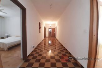017 2016 363 near omis two floors with sea view for sale