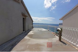 017 2016 363 near omis two floors with sea view for sale