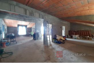 017 2016 363 near omis two floors with sea view for sale